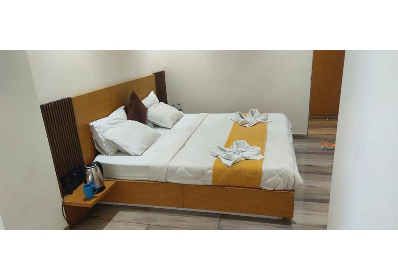 Shree Murlidhar Guest House Surate Extérieur photo