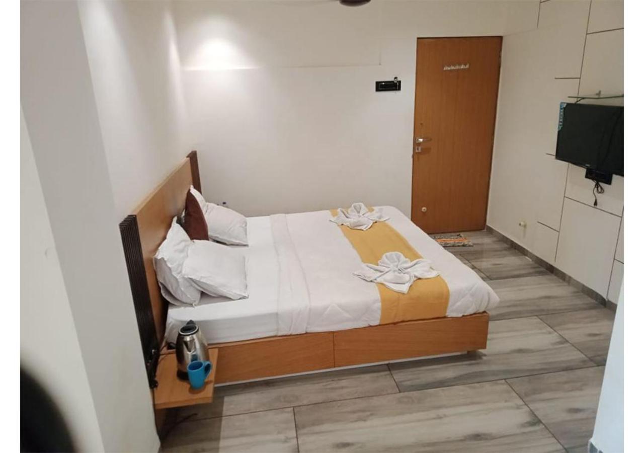Shree Murlidhar Guest House Surate Extérieur photo