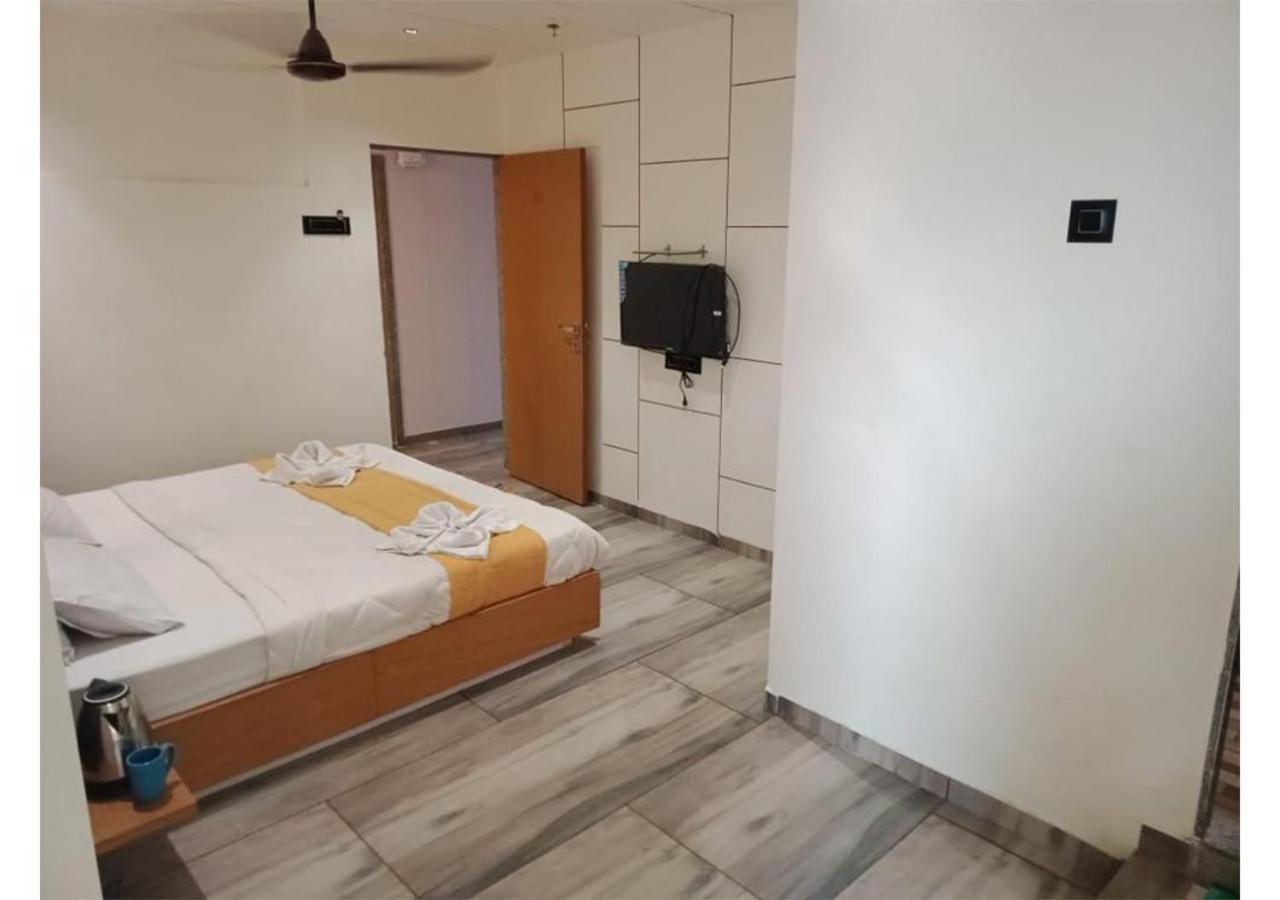 Shree Murlidhar Guest House Surate Extérieur photo