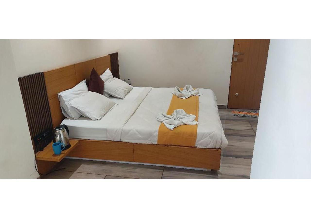 Shree Murlidhar Guest House Surate Extérieur photo