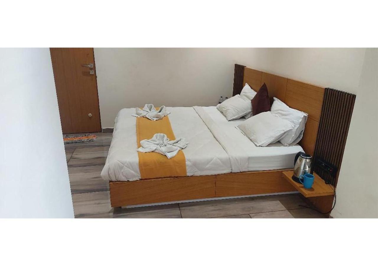 Shree Murlidhar Guest House Surate Extérieur photo